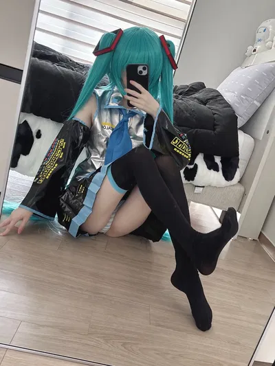 NENE - مجموعة اشتراكات Patreon 2026.02 - 2026.03 - معرض هنتاي