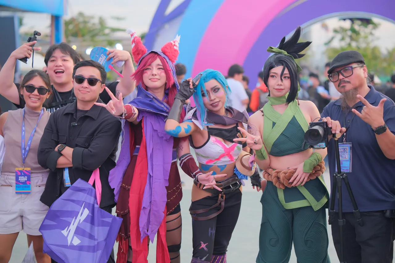 KitzCua — Акали - Хентай галерея - Image 1