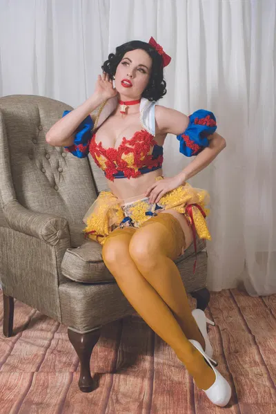 Azulette - Snow White - Hentai Gallery